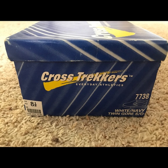 NIB Cross Trekkers White / Navy Boat Tennis Shoes - Picture 4 of 5